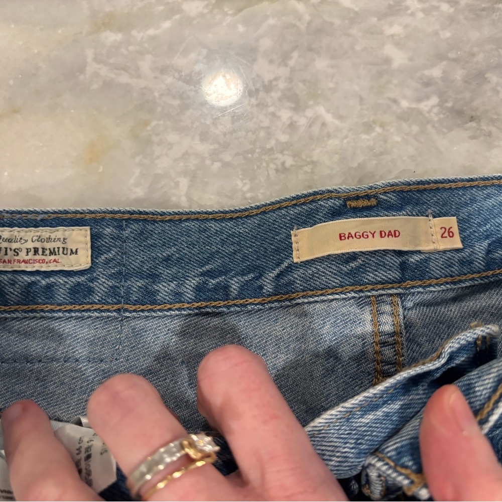 Levi’s Premium Baggy Dad Jeans – Size 26 – Light Wash, Distressed - Picture 2 of 4
